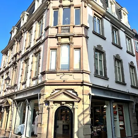 Apartment Hyper Centre - Cathedrale - Parking Gratuit Colmar